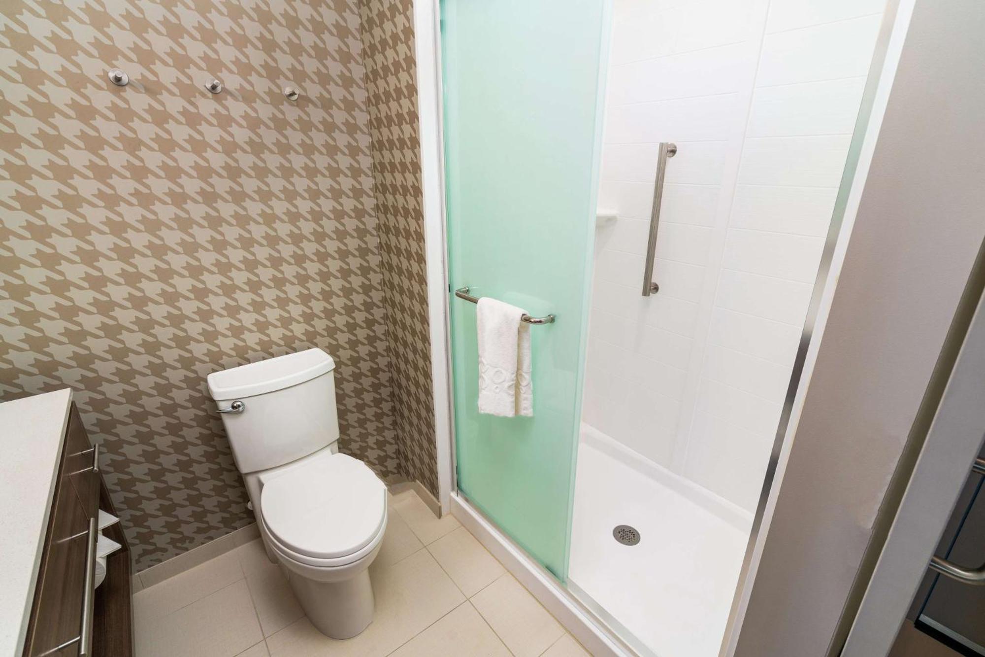 One-Bedroom King Suite Non-Smoking