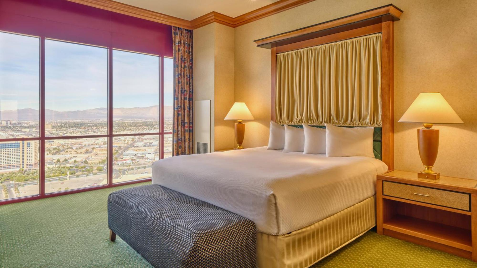 1 King Suite