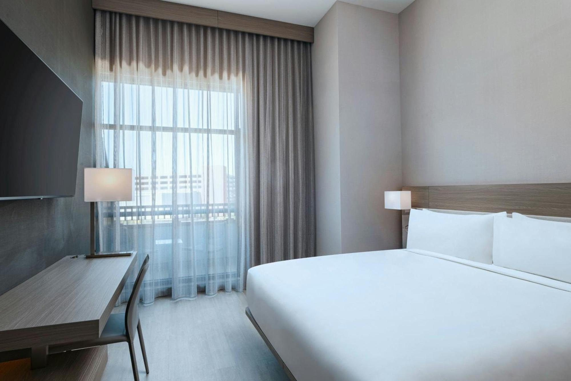 Superior King Room Balcony